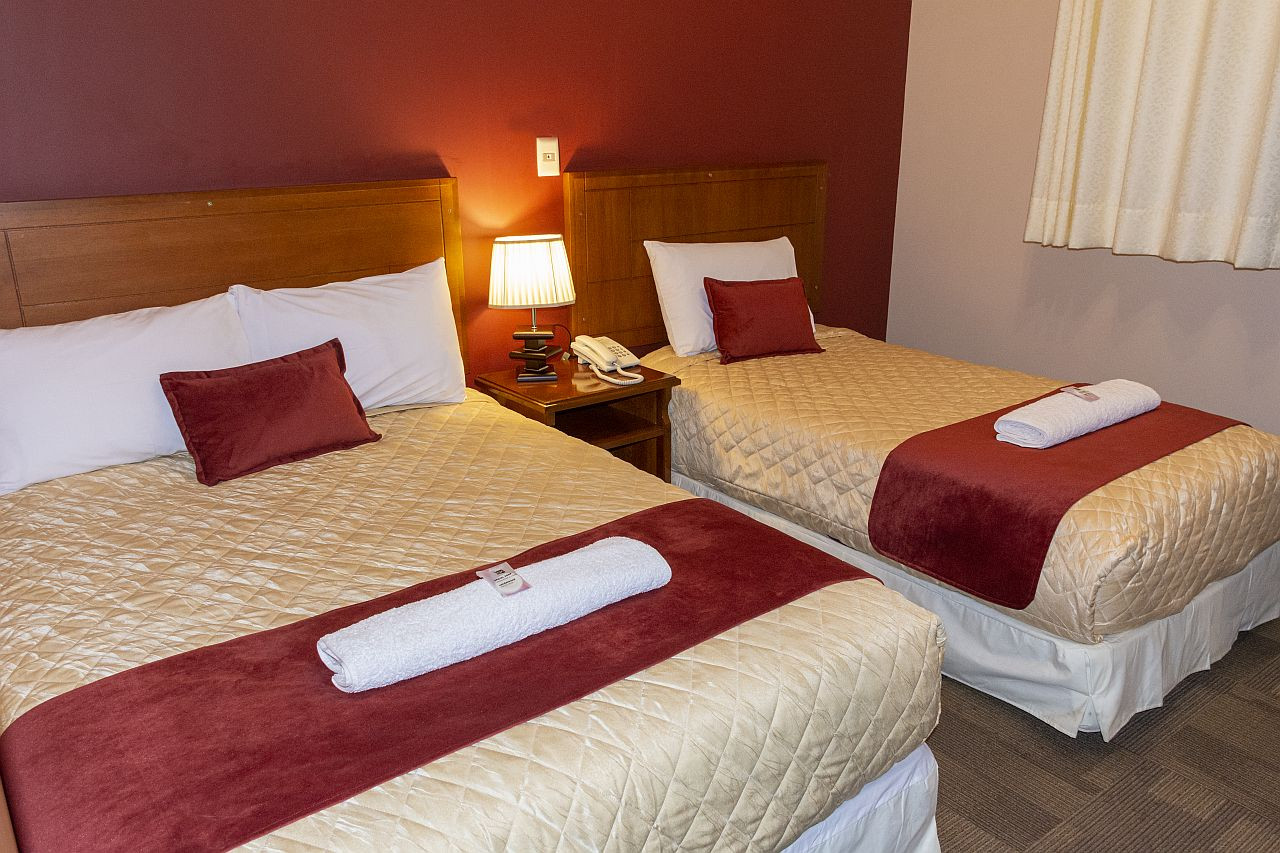 Twin room FAMILIAR